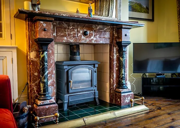7 St John\'S Crescent